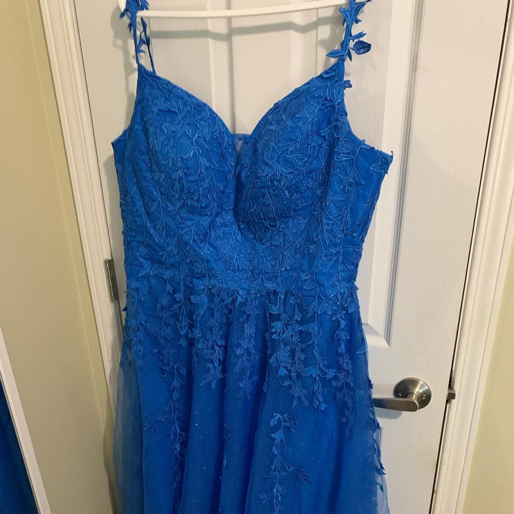 Elegant Blue Lace Dress